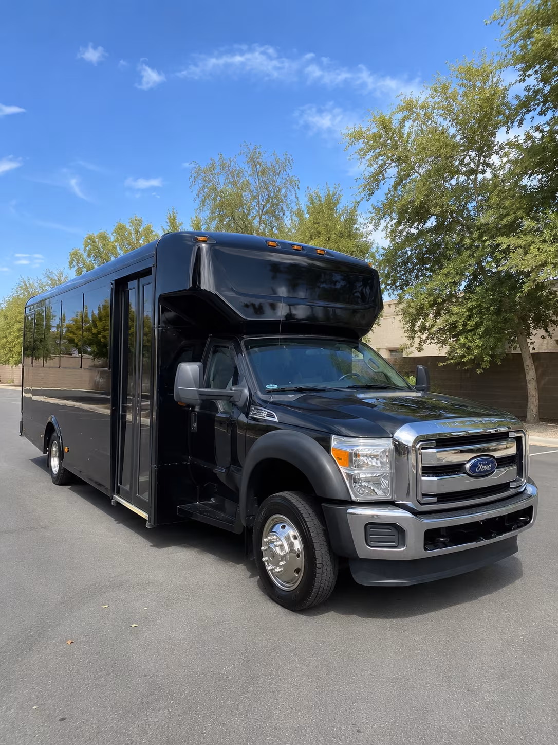 Hollywood Winery Tour & Pub Crawl Transportation