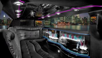 Chrysler 300 Ft Lauderdale limo interior